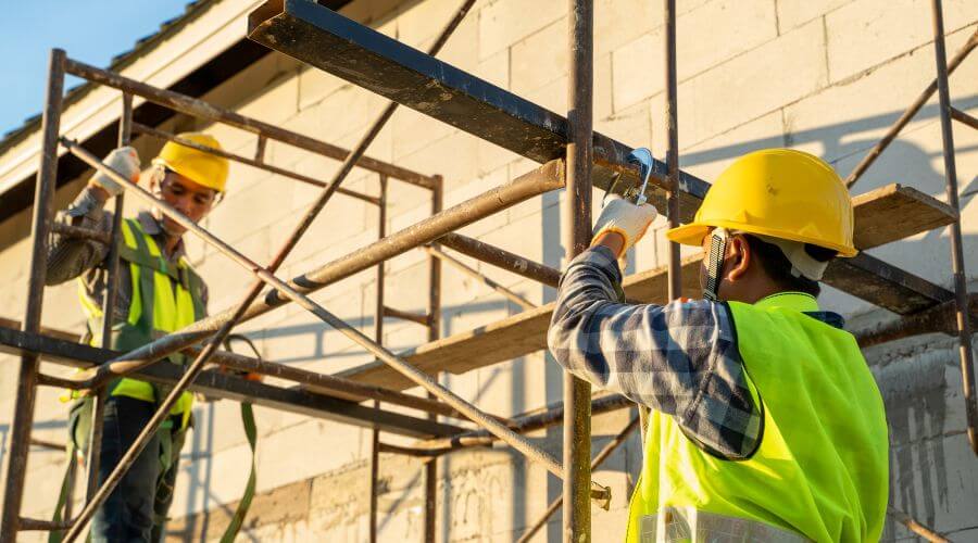 Professional gutter cleaning in Sunray, TX